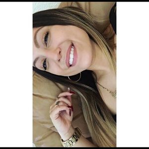 Meet your Posher, Ana